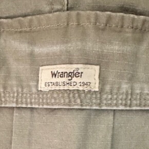 Wrangler Men's Cargo Khaki Pants - Sz 42 x 30 - Picture 10 of 13
